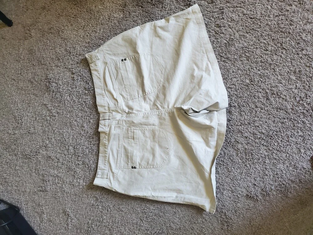 C.J. Banks Shorts in Cream